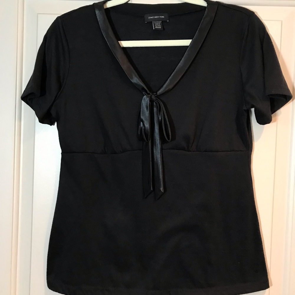 Jones New York Sweet Satin Tie v neck